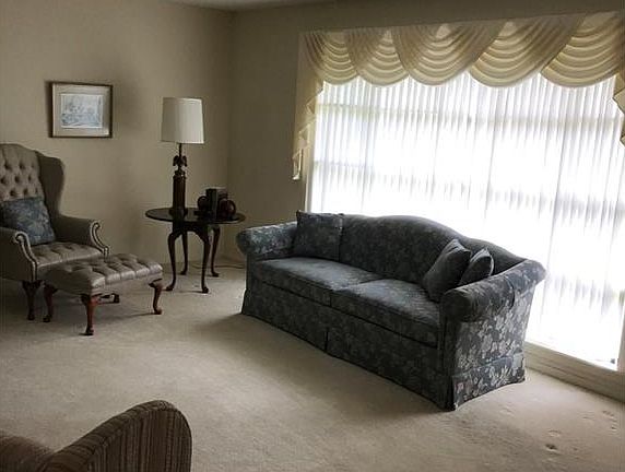 2nd image of 870 E Decker Dr