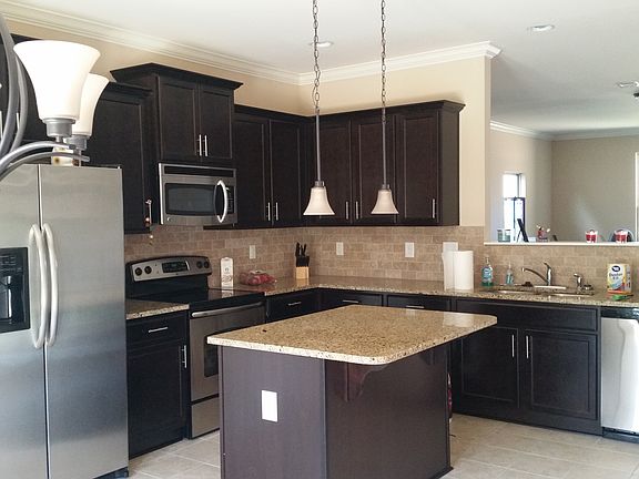 Modern Kitchen Granite and Stainless