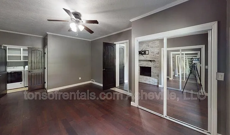 423 Crest Rd — Photo 13