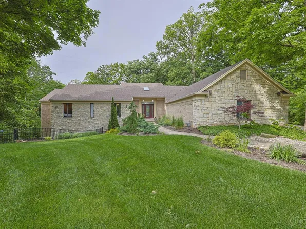 9774 Berry Hill Dr, West Chester, OH 45241