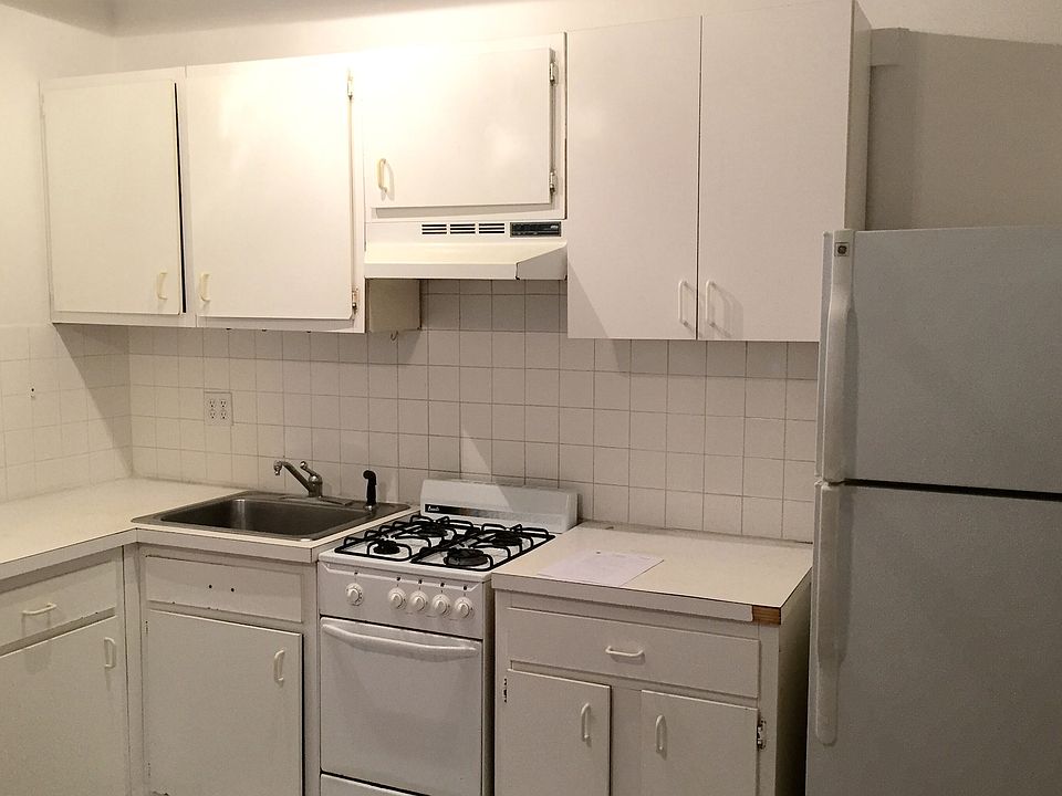 2nd image of 1422 Edwards Ave APT 2