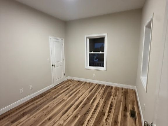 5th image of 386-388 Locust St #1W