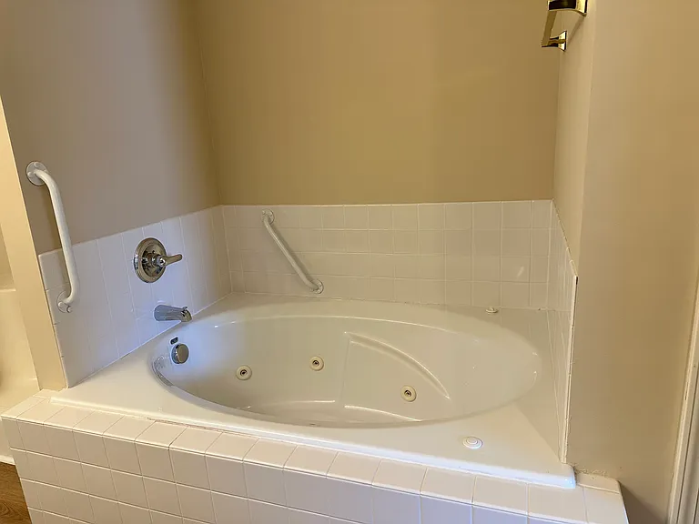 3944 Winthrop Dr — Photo 18