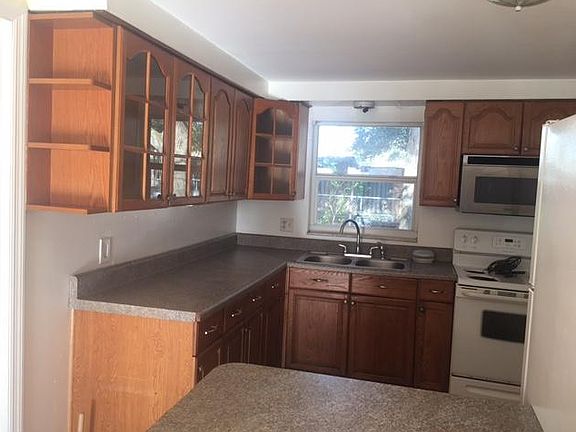 3rd image of 9292 59th St