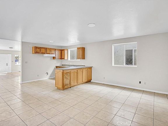 5th image of 2039 W Florence Ave