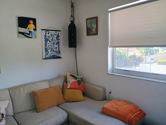 4th image of 600 SW 22nd Ave #2