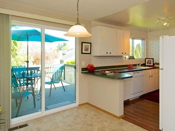 4th image of 10300 NE 125th Pl
