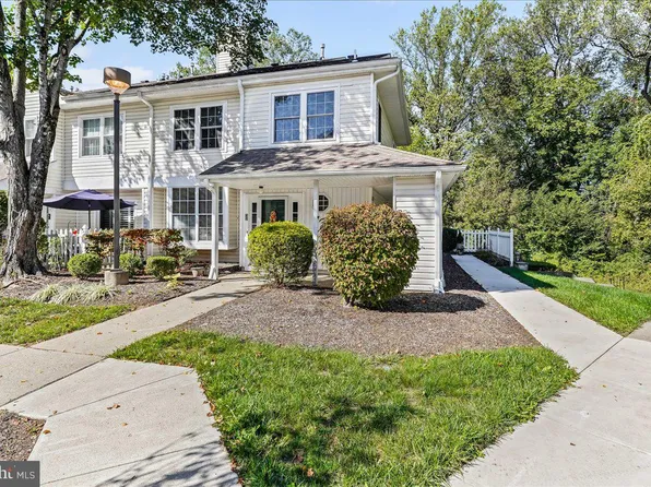 83 Bayberry Ct #83, Glen Mills, PA 19342