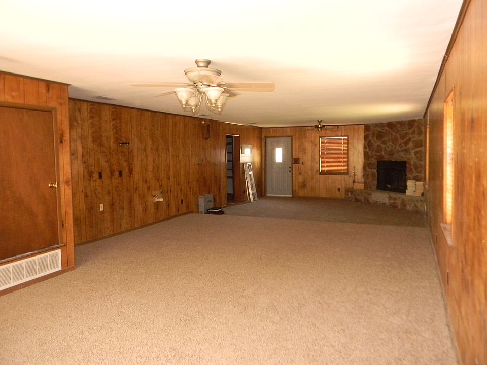 Living Room/Looking at Entry