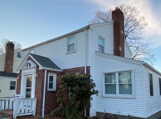 676 Goldenrod Ave, Bridgeport, CT 06606