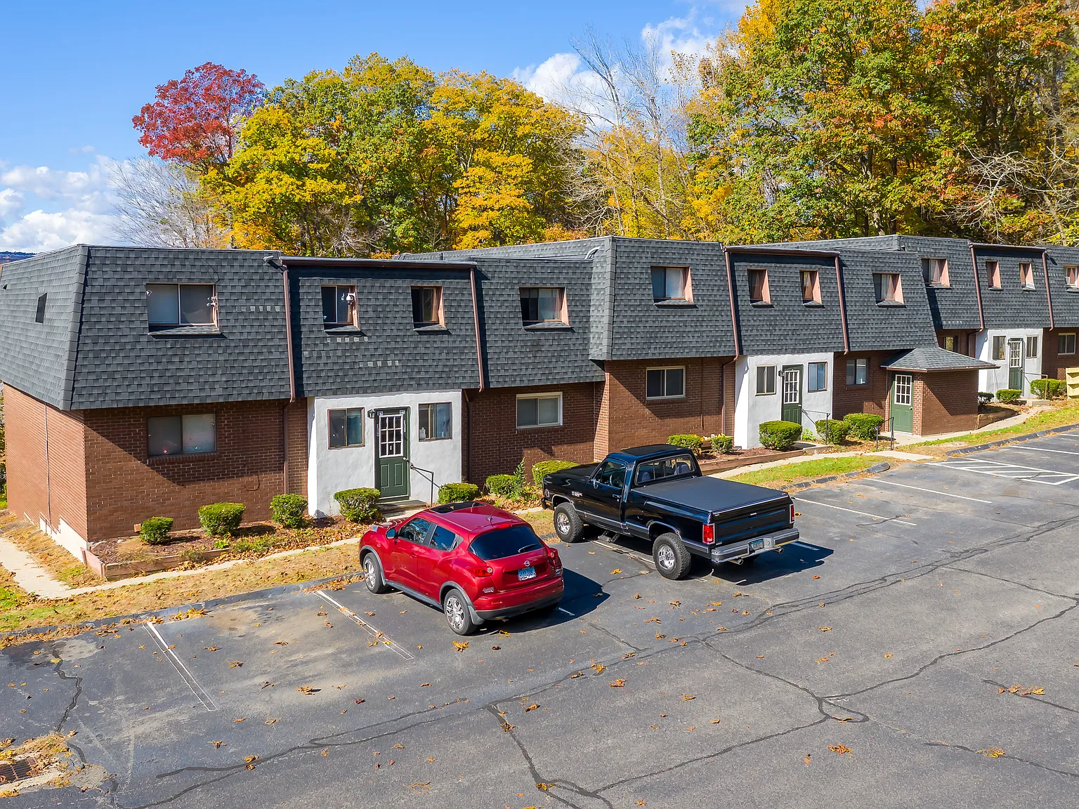 Brookgate Apartments — Photo 1