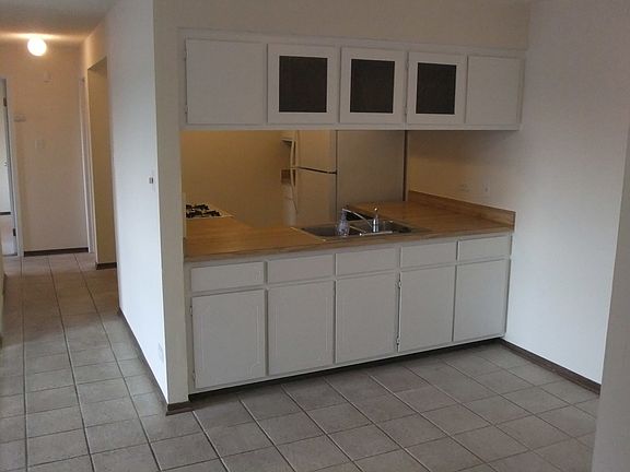 4th image of 7537 175th St APT 536