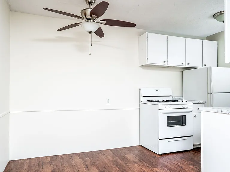 2655 Colfax Ave S — Photo 4