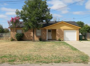 2306 Clow St, Coleman, TX 76834