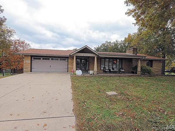 333 E Maple St, Scott City, MO 63780