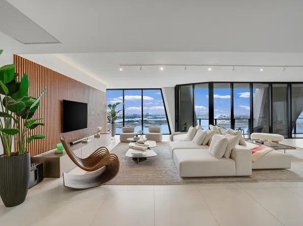 1000 Biscayne Blvd #2701, Miami, FL 33132