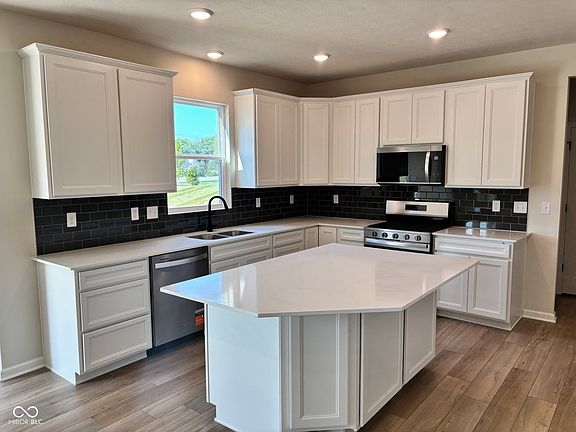 2nd image of 7019 Crystal Ct
