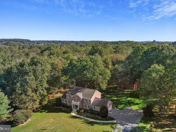 17713 Hollingsworth Dr, Rockville, MD 20855