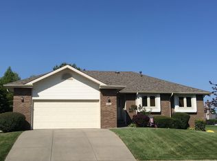 7301 Canyon Rd, Lincoln, NE 68516