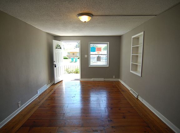 3rd image of 1515 Highland Ave