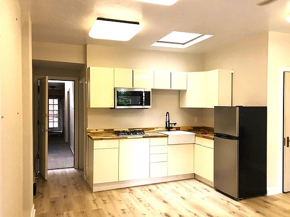 3rd image of 725A Bridgeway Blvd #A
