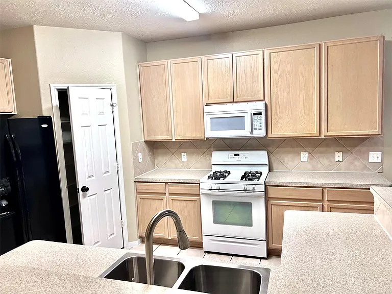 5301 Carefree Dr — Photo 4