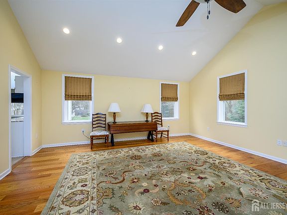 5th image of 65 Wilson Rd