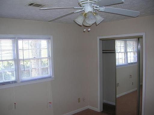 2nd image of 386 Maltbie St