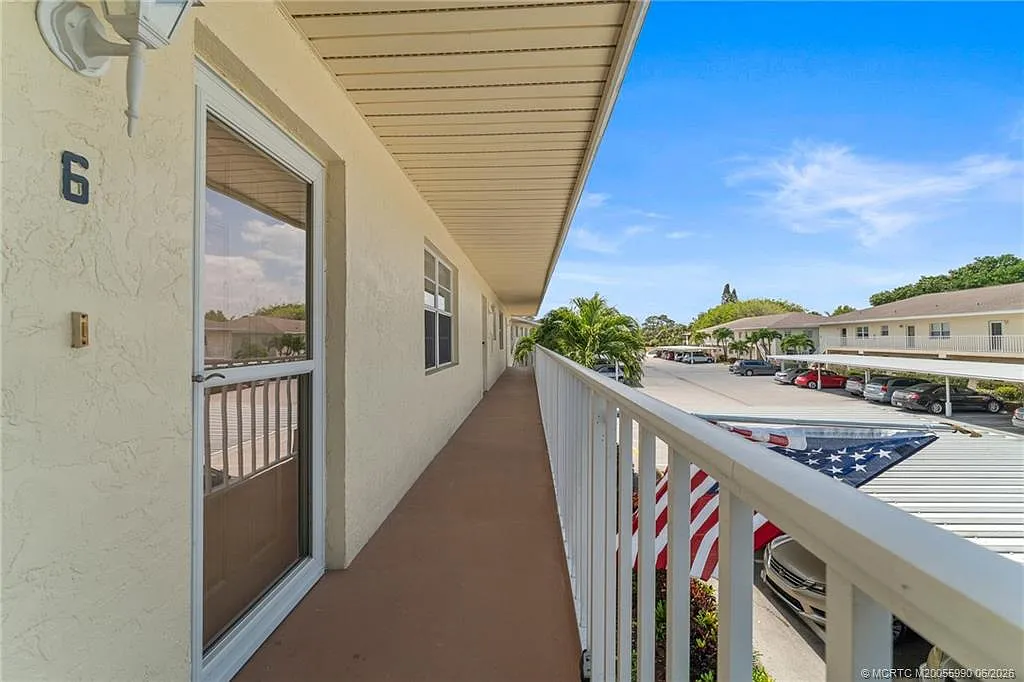 2 bed, 2.0 bath, 1236 sqft, $1,900 — Photo 3