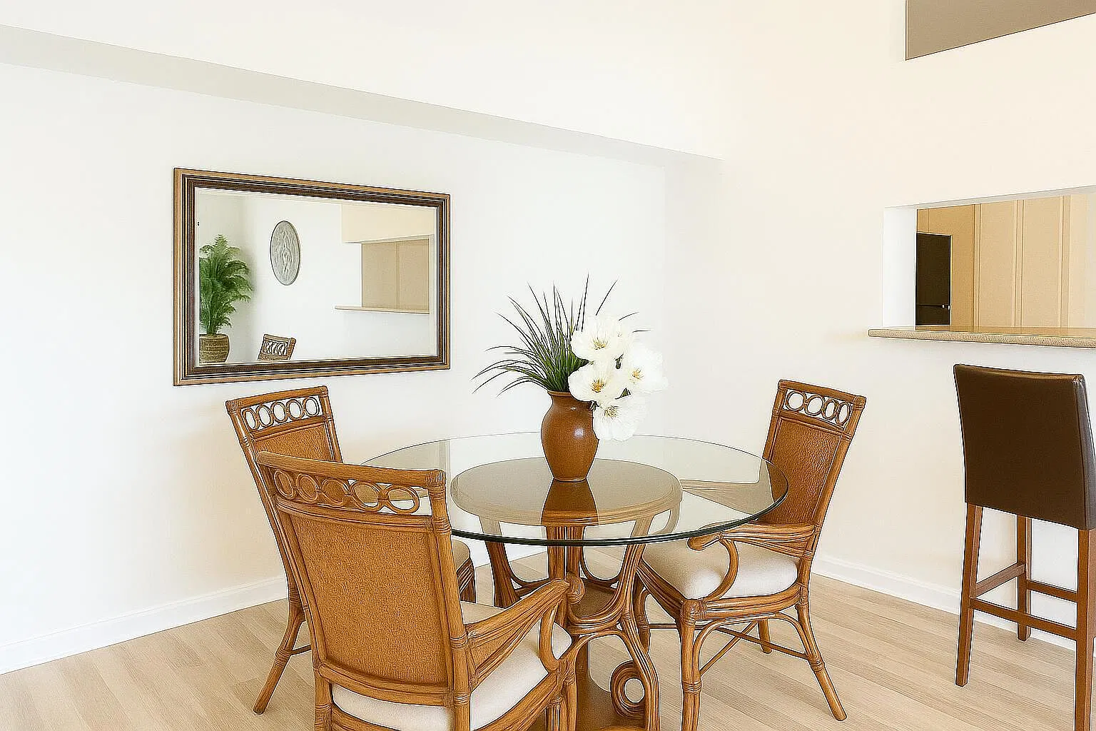 2 bed, 2.0 bath, 1131 sqft, $3,200 — Photo 3