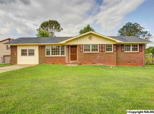 4026 Summerhill Dr NW, Huntsville, AL 35810