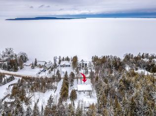 2554 Champlain Rd, Tiny, ON L9M 0C3