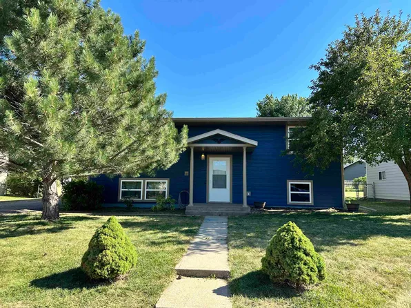 1406 Whitetail Dr, Sturgis, SD 57785