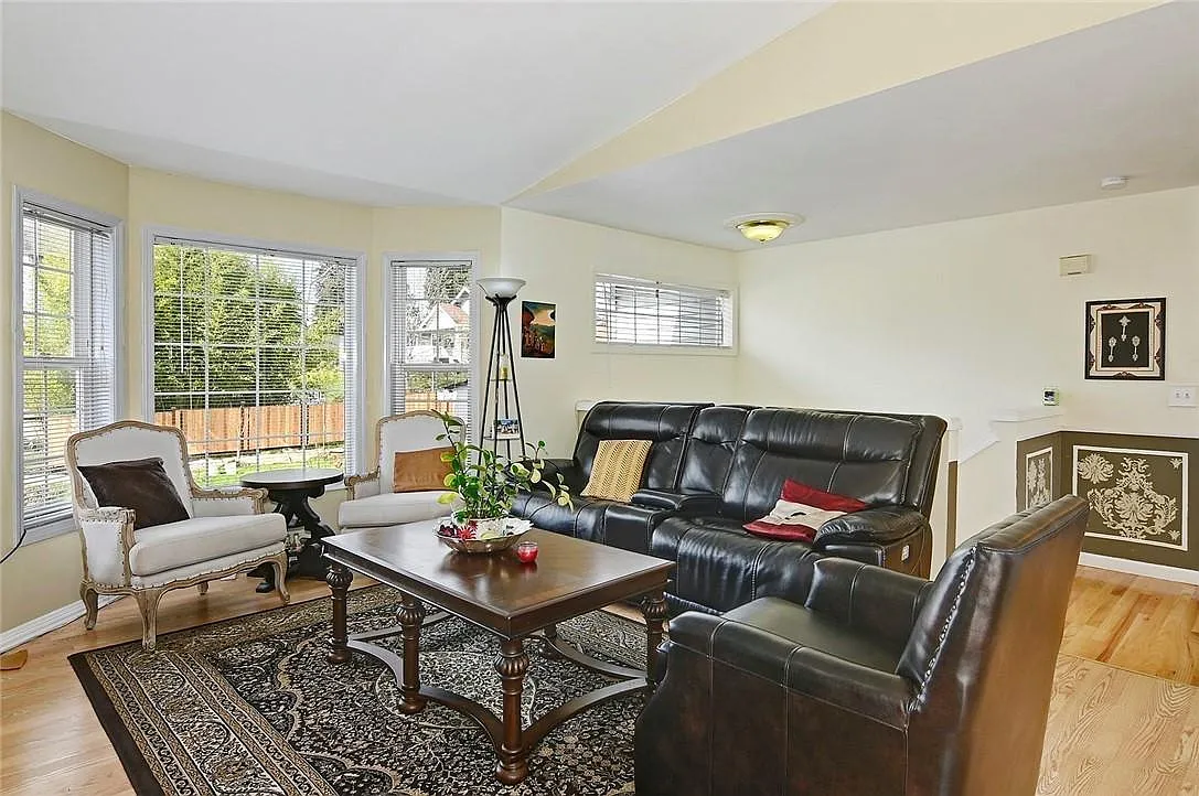4627 S Fontanelle St — Photo 3