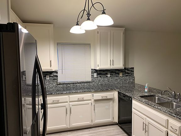 4th image of 2306 Wicket Ave