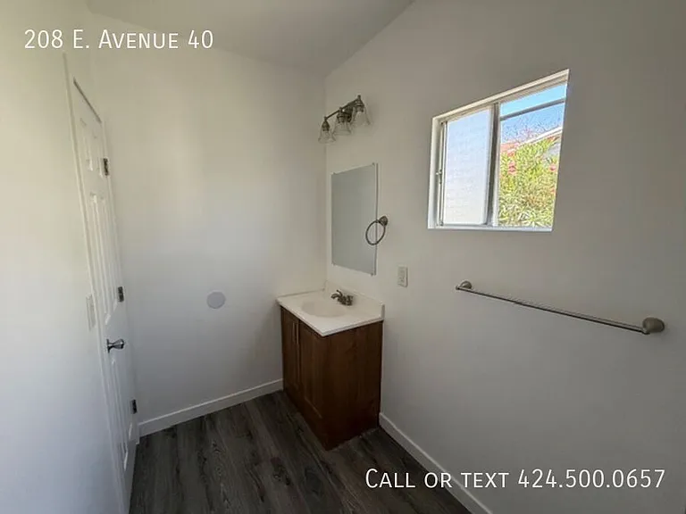 208 E Avenue 40 — Photo 6