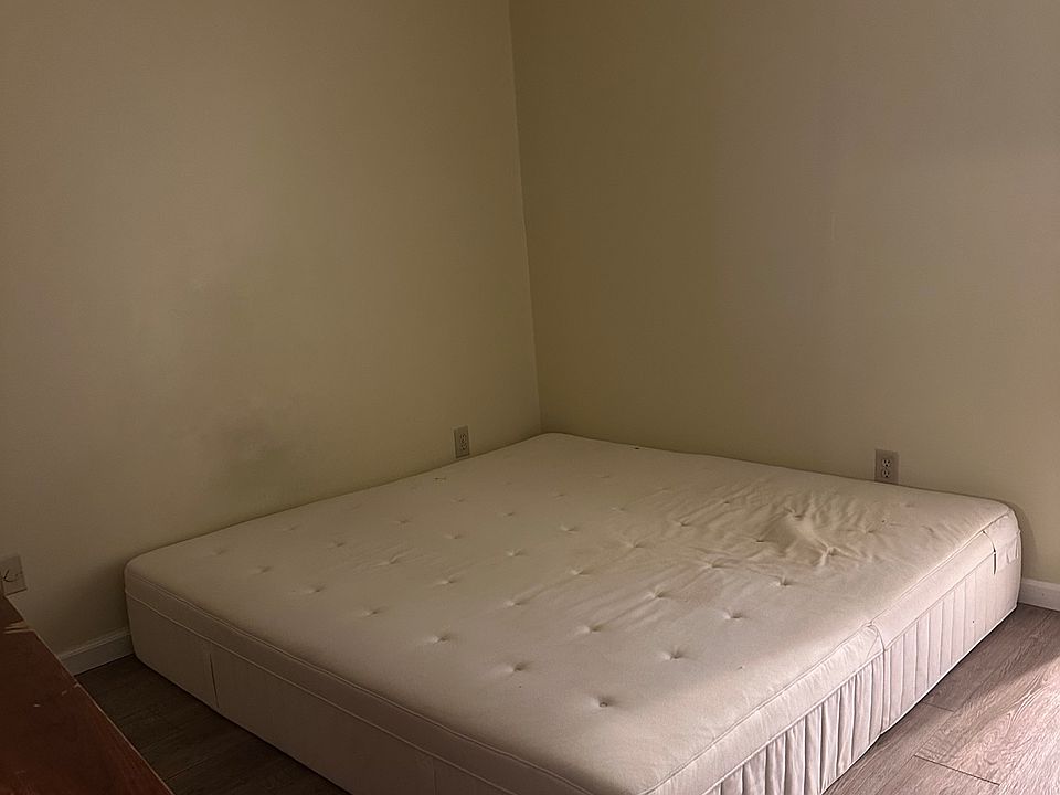 2nd image of 2900 Noble Ct