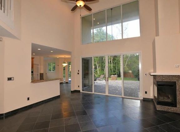 4th image of 102 Wayland Cir