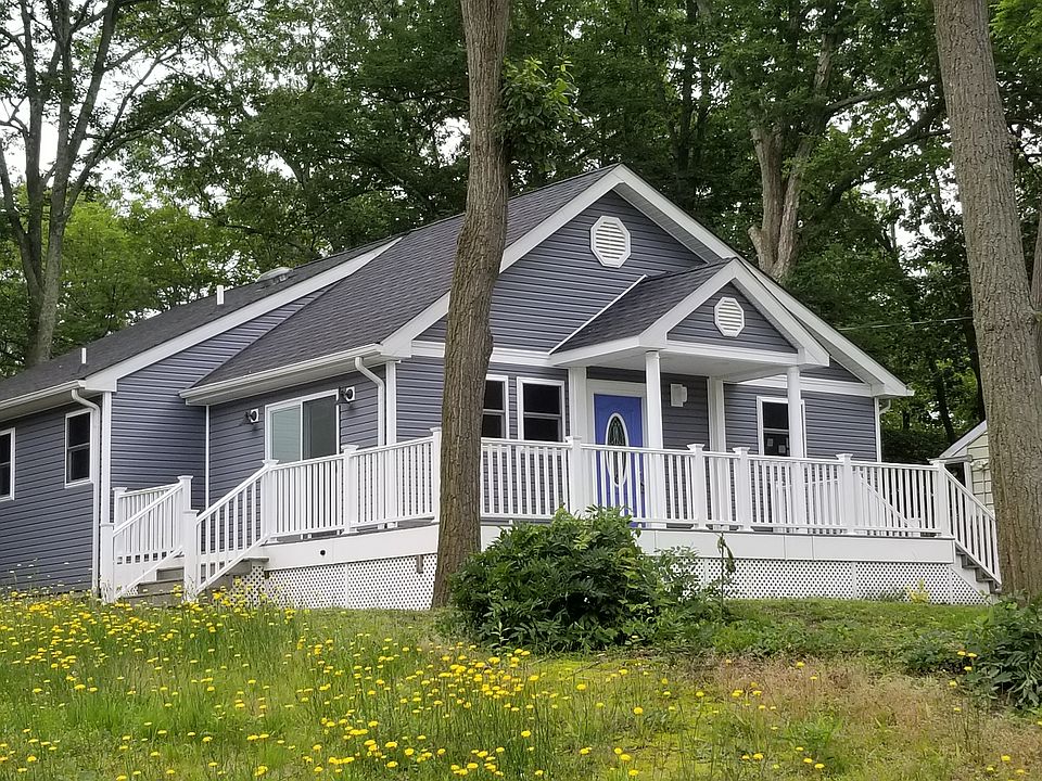 Ready to Move Right In!!!