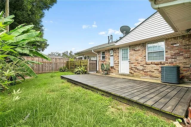 3 bed, 2.0 bath, 1516 sqft, $2,100 — Photo 3