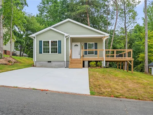 4160 Moat Dr, Winston Salem, NC 27101