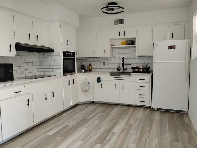 3531 W Diana Ave — Photo 1
