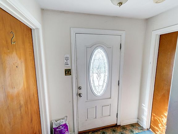 3rd image of 534 Lowell Ave APT 3