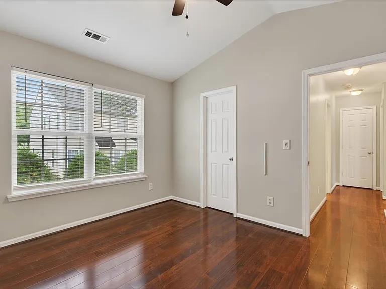 3445 Broadwick St — Photo 25