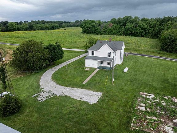3rd image of 321 N County Road 1200