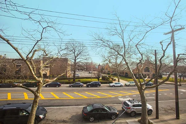 Sold by Andrew J. Markowitz Real Estate, LLC  | media 15