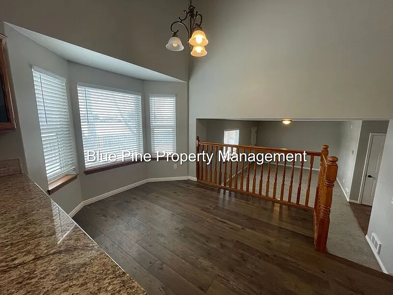 1455 Fox Ct — Photo 8