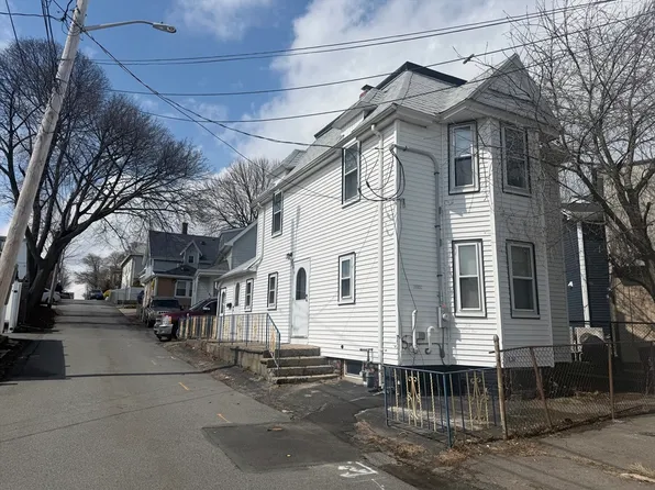 216 Crest Ave, Revere, MA 02151
