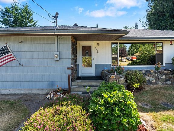 5th image of 9509 48th Drive NE