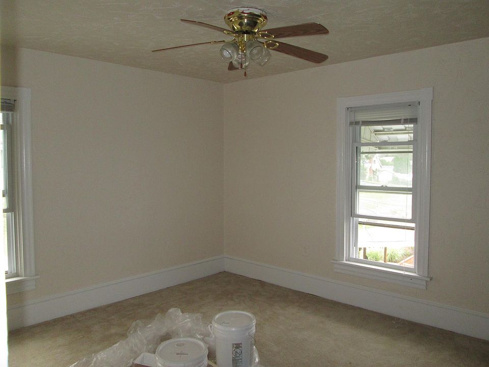 2nd image of 325 Hudson Ave Floor 2